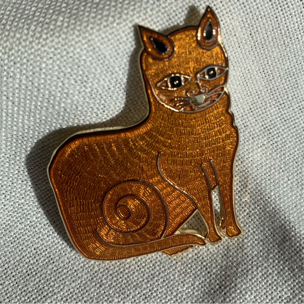 Vintage enamel cat brooch